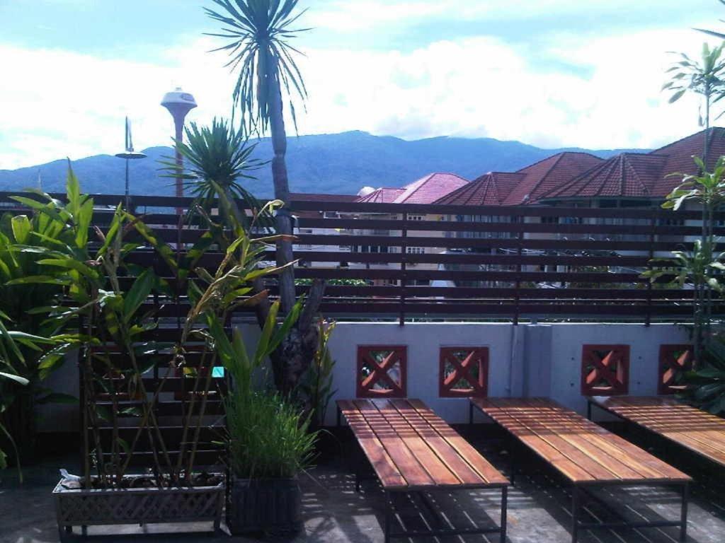 Junior House Vandrehjem Chiang Mai Eksteriør billede